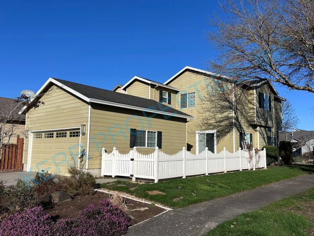 Building Photo - 20598 NE Shore View Dr