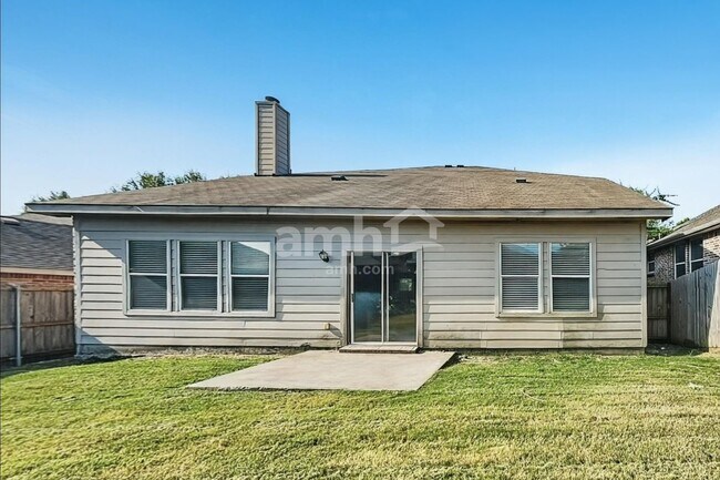 Building Photo - 429 Grant Ln