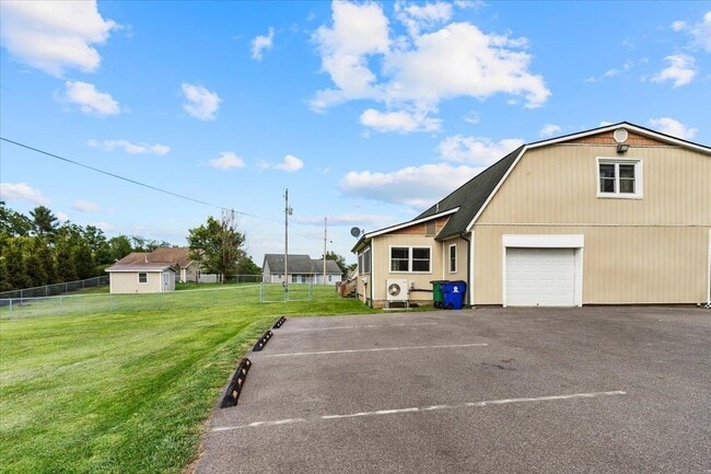 Side/Driveway - 1210 Stafford Dr