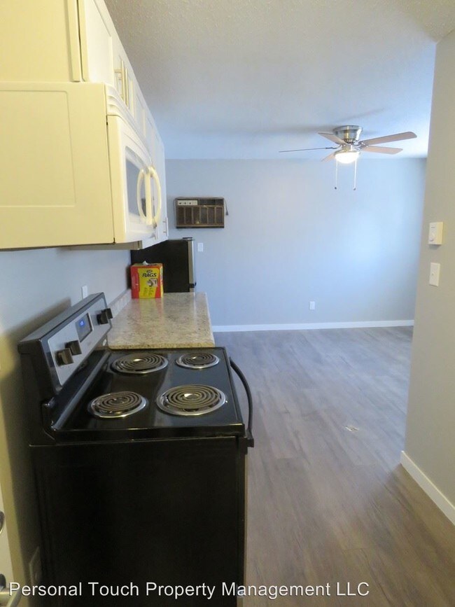 Building Photo - 717 30th St N