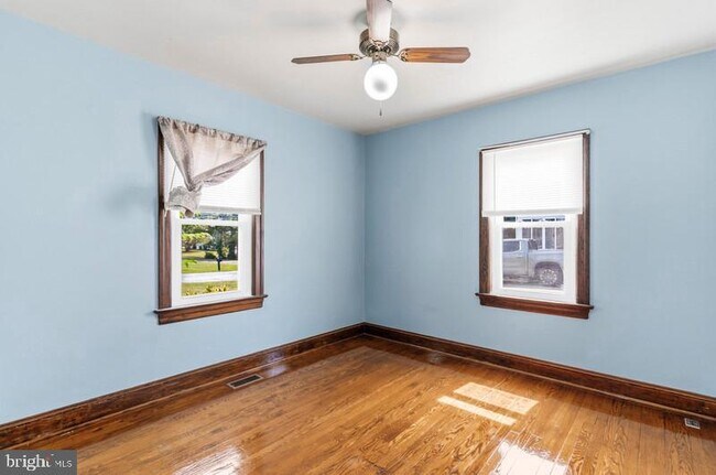 Building Photo - 7523 Webster Ln