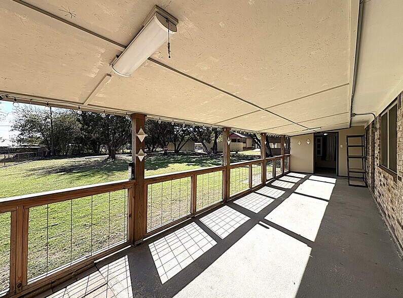 Building Photo - 613 County Road 4876