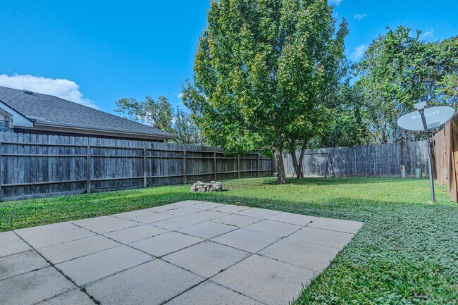 Building Photo - 19334 Strathmore Pl Ln