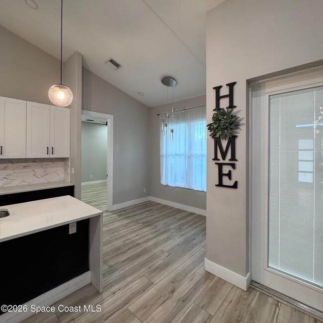 Building Photo - 971 Granata Ave