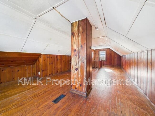 Building Photo - 871 Kennebec Ave