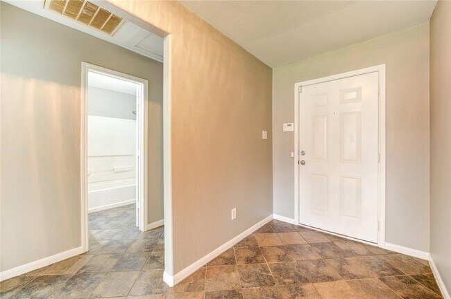 Building Photo - 6815 Dolan Bluff Ln