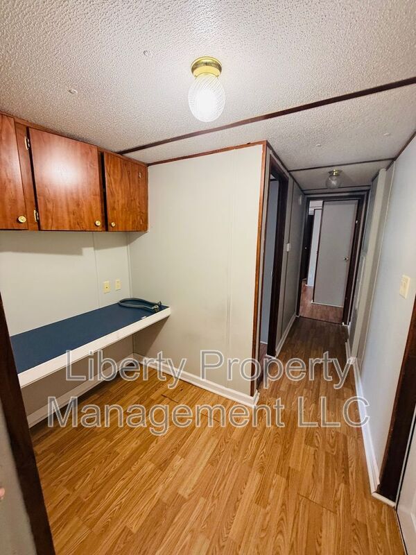Building Photo - 44 Hillside Ln