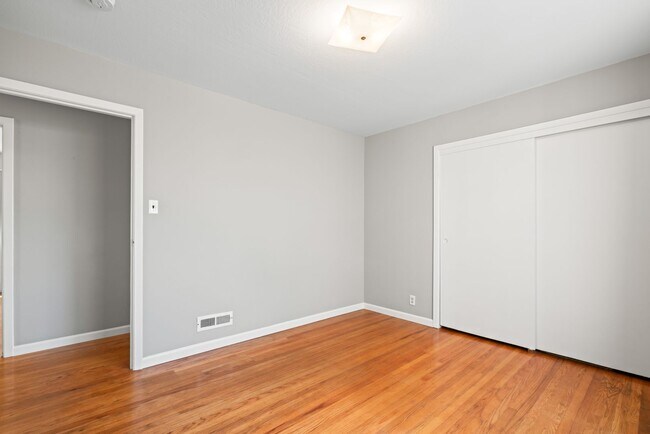 Building Photo - 101 Cerro Dr