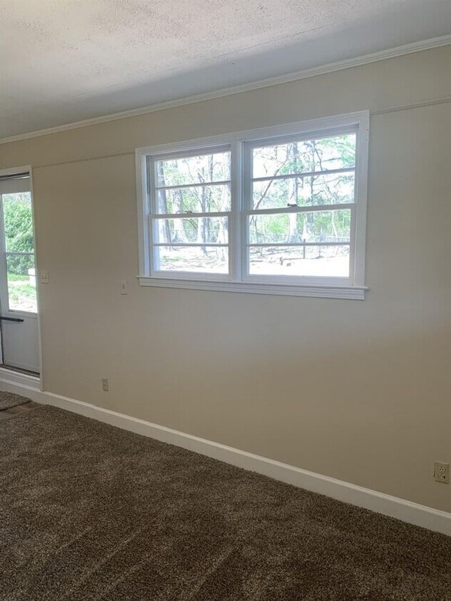 Building Photo - Beautiful Brick Ranch on Expansive Private Lot Near Athens