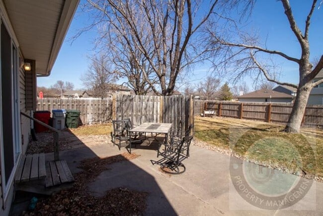 Building Photo - Move in Special $800.00 off Deposit!!!  4 Bed Ranch House in Millard School District