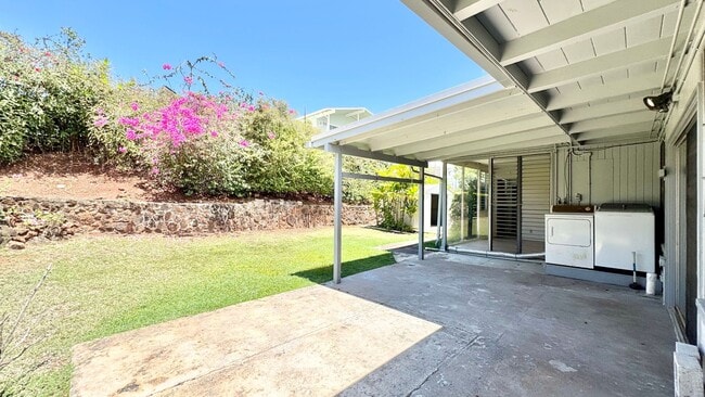 Building Photo - SPACIOUS 4 BEDROOM HOME IN DESIRABLE AIEA ...