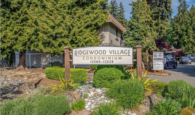 Building Photo - Ground Floor Two-Bedroom/One-Bathroom Cond...