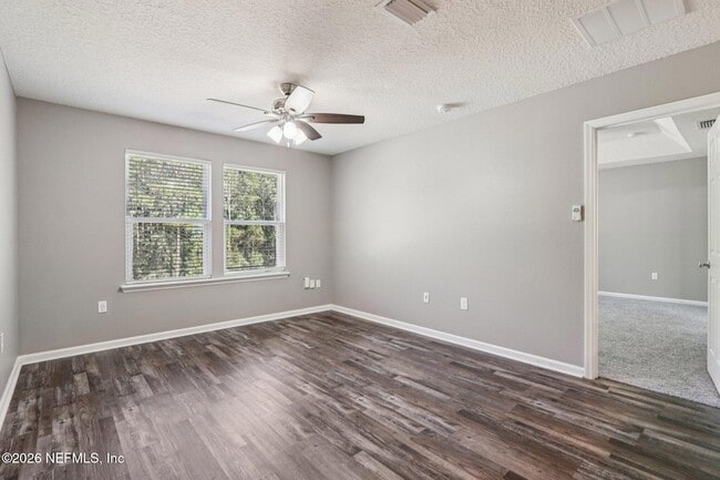 Building Photo - 404 Hepburn Rd