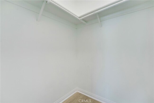 Building Photo - 10861 Moorpark St
