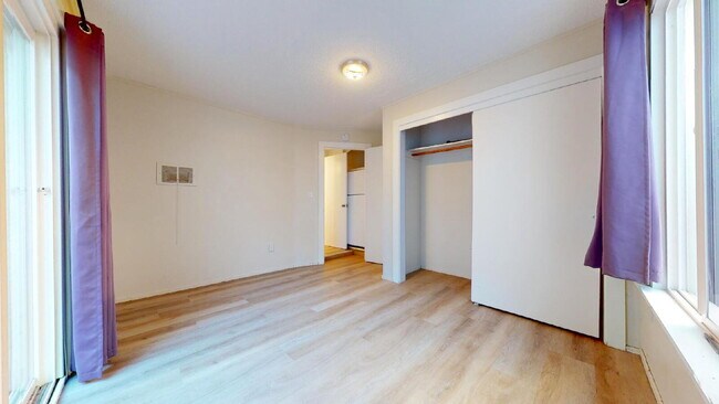 Building Photo - Exceptional Brisbane Home Offering Space, Style & Sunsets