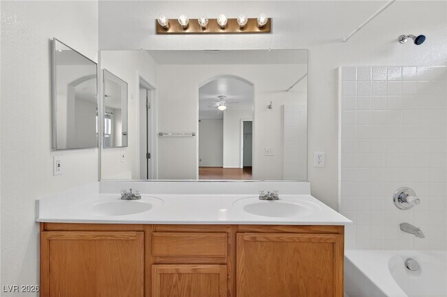 Building Photo - 8038 Kings Ransom St