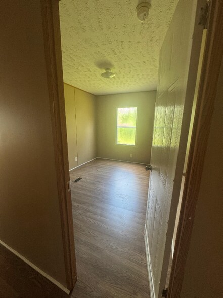 Building Photo - 6901 Mangrove Dr
