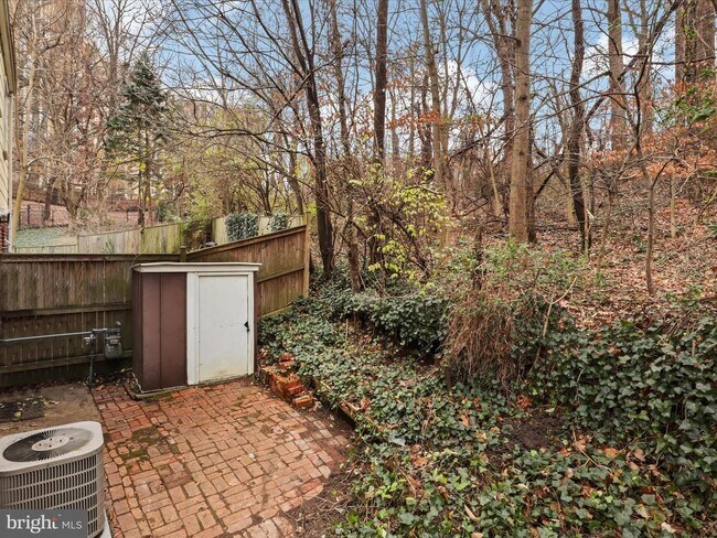 Building Photo - This home blends urban accessibility with peaceful natural surroundings.