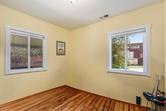 Building Photo - Beautiful Home Available in Berkeley Neigh...
