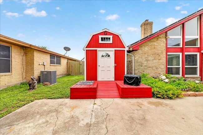 Building Photo - 5025 Romford Dr