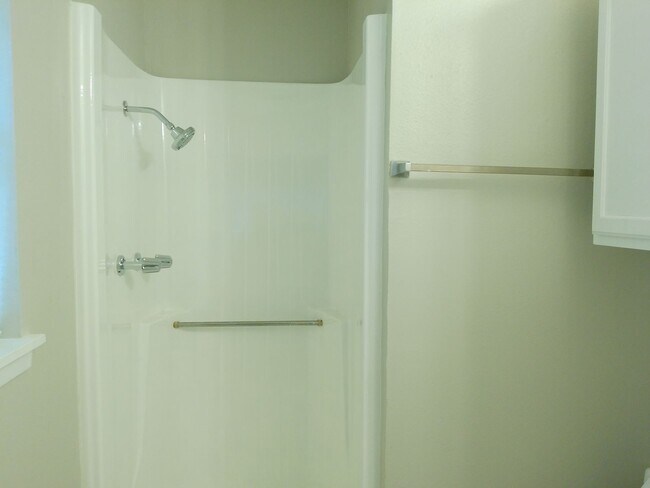 Building Photo - 1710 Sun Beam - 3/Bed 2/Bath - $1850/month