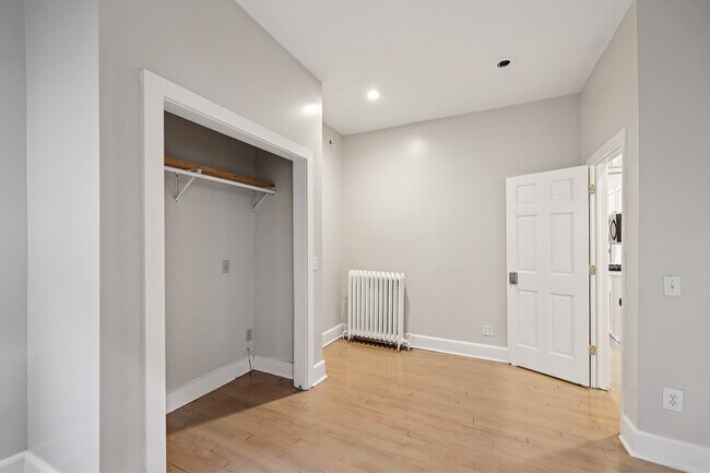 Building Photo - 515 W 25th St