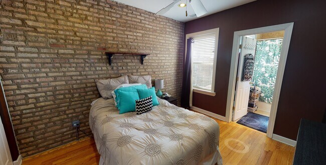 Building Photo - 2531 W Berwyn Ave
