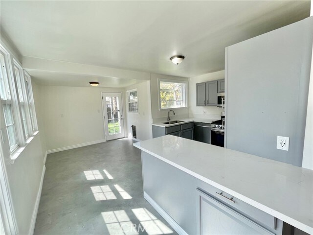 Building Photo - 2111 San Francisco Ave
