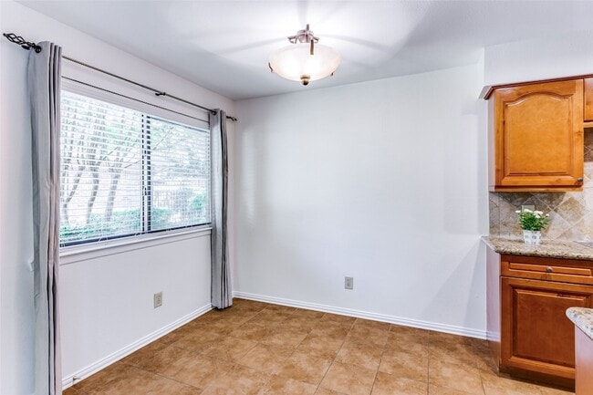 Building Photo - 5765 Cedar Creek Dr
