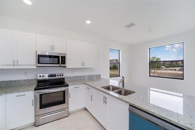 Building Photo - 244 NE 210th Way