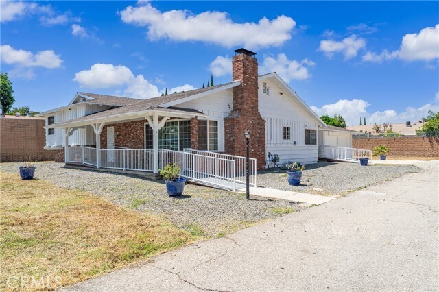 Building Photo - 1345 S Jellick Ave