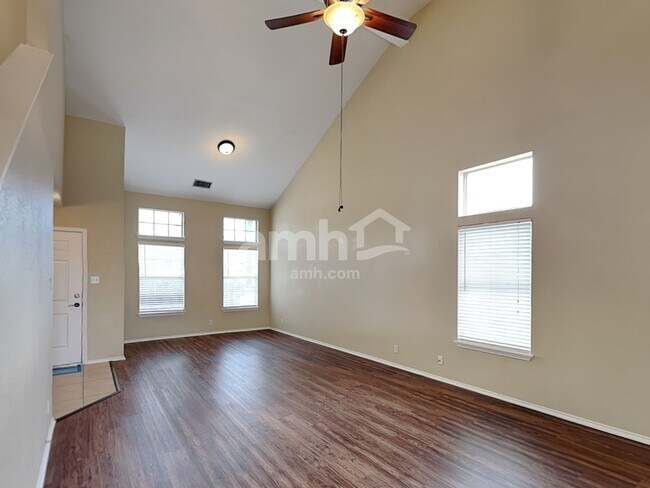 Building Photo - 105 Paige Bend