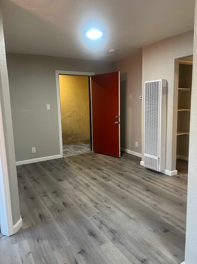 Building Photo - 2124 90th Ave