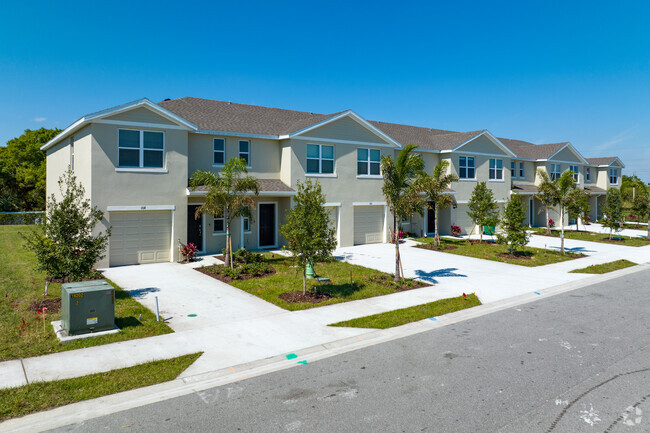 4540 Amore Ln Melbourne, FL 32904 - Amore Village Townhomes