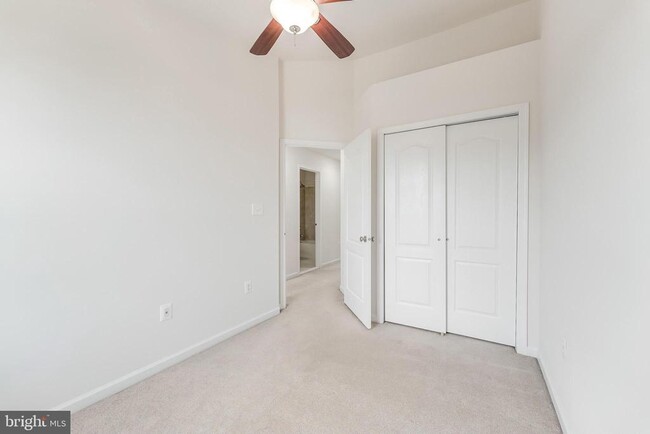 Building Photo - 43190 Loudoun Reserve Dr