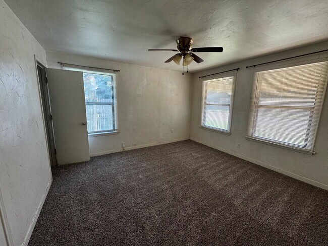 Building Photo - Beautiful House Located In The Heart Of Lu...