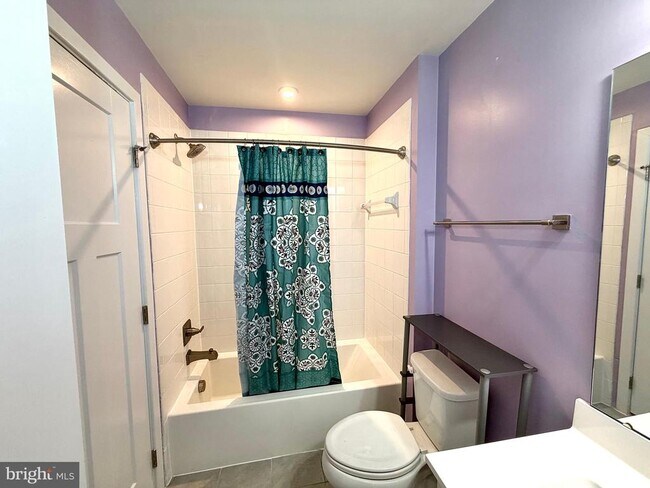 Building Photo - 4812 Crest View Dr
