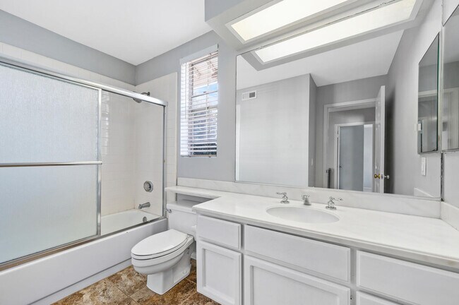 Building Photo - 945 Finnell Way