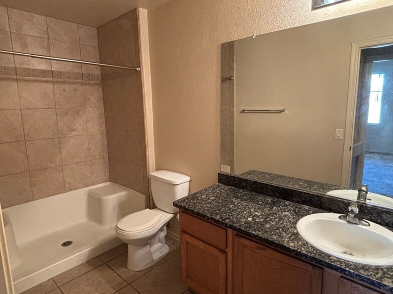 Building Photo - 1257 E Weimer Cir