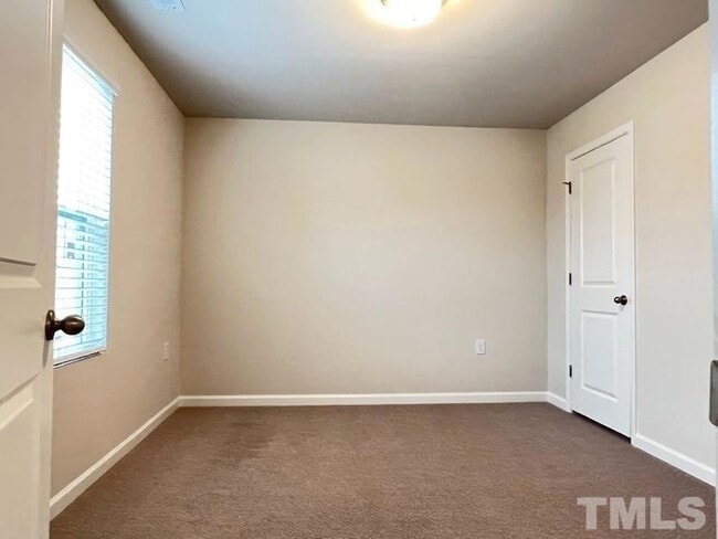 Building Photo - 308 Diversity Wy