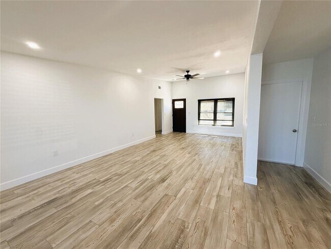 Building Photo - 468 20th Ave