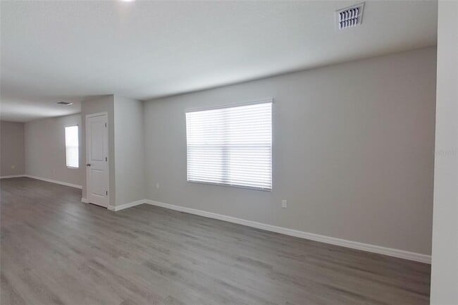 Building Photo - 8648 SW 43rd Ter