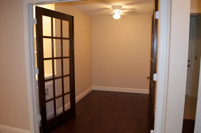 Building Photo - 1019 Big Torch St