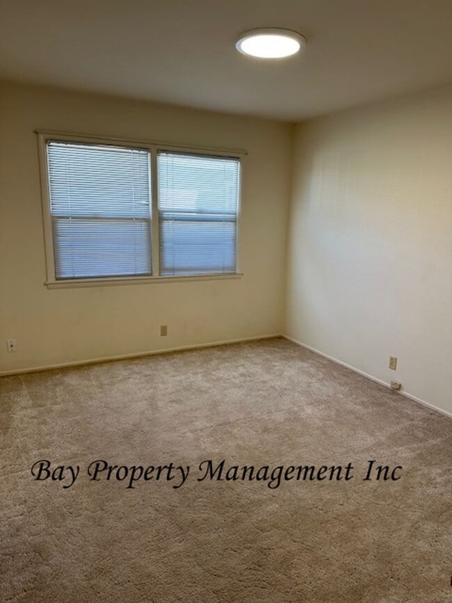 Building Photo - Lovely 3-Bedroom, 2-Bath Home Near Mission...
