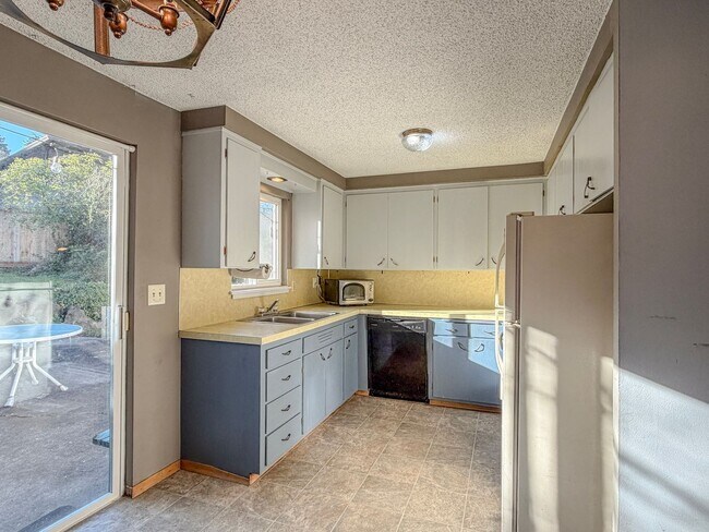 Building Photo - 3221340