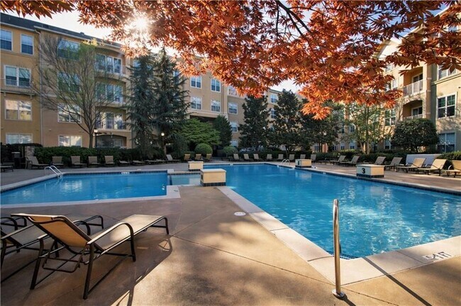 Building Photo - 10 Perimeter Summit Blvd