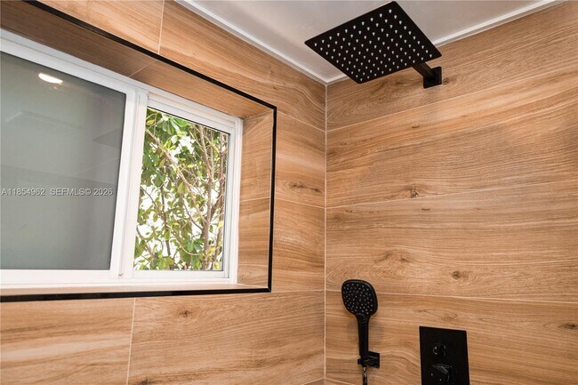 Building Photo - 224 Meridian Ave