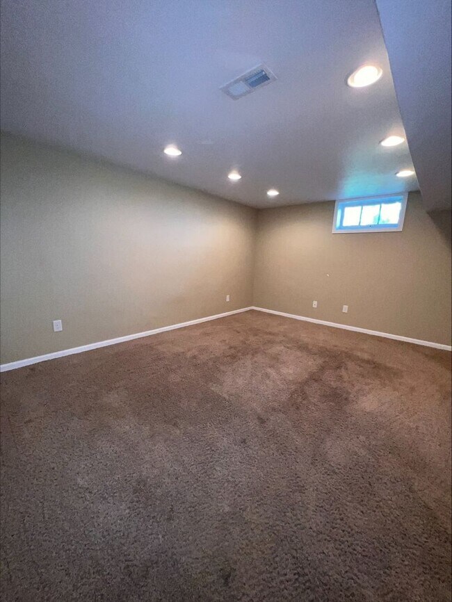 Building Photo - Coming Soon!!! Spacious 5 bedroom House Wi...