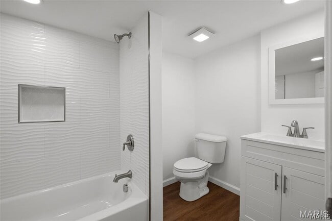 Building Photo - 4936 Shaw Ave