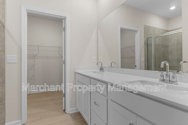 Building Photo - 211 Backstay Ln